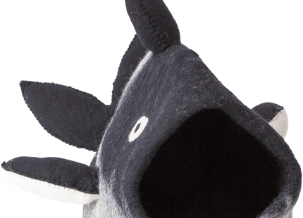 Schwarzer und weisser Orca in der Dharma Karma Höhle