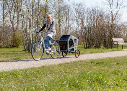 Praktischer Fahrradanhänger von Trixie in Grau für entspannte Ausflüge mit Ihrem Vierbeiner