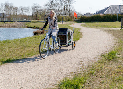 Praktischer Fahrradanhänger von Trixie in Grau für entspannte Ausflüge mit Ihrem Vierbeiner