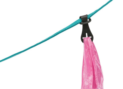 Praktische schwarze Hundekotbeutel-Halterung von Trixie für unterwegs