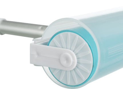 Entfernen Sie mühelos Tierhaare mit dem Trixie Fusselroller XXL in Weiss-Türkis