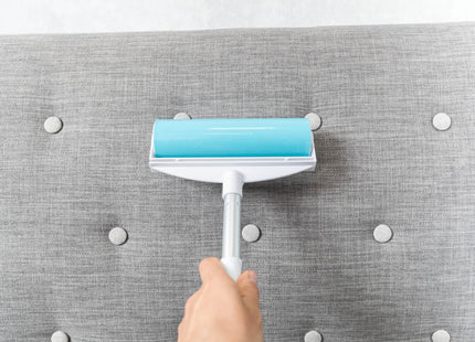 Entfernen Sie mühelos Tierhaare mit dem Trixie Fusselroller XXL in Weiss-Türkis