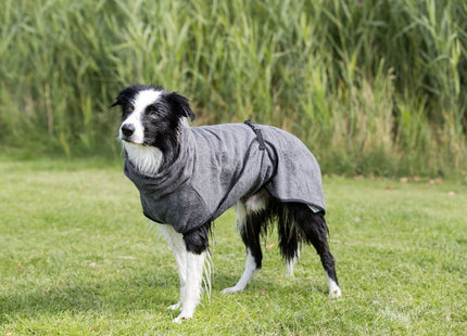 Frottee-Bademantel in Grau für Hunde von Trixie - nach dem Baden kuschelig trocken bleiben