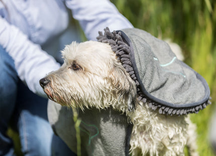 Weiches graues Handtuch mit praktischen Handlaschen aus Mikrofaser