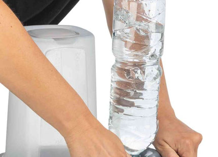 Praktischer Futter- und Wasserspender in Grau für Haustiere von Trixie