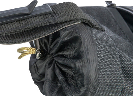 Schwarze Snack-Tasche von Trixie für unterwegs mit nordischem Flair