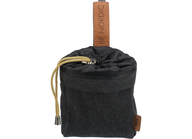 Schwarze Snack-Tasche von Trixie für unterwegs mit nordischem Flair