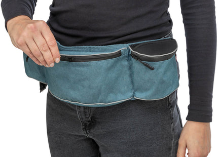 Praktische blaue Hüfttasche für unterwegs