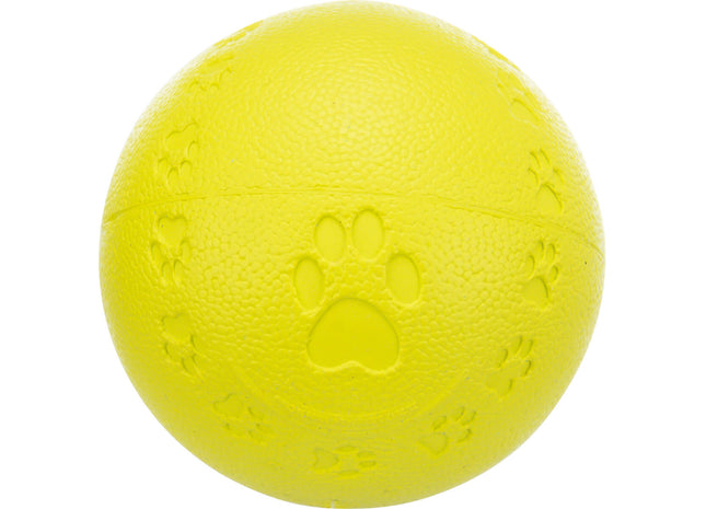 Quietschende gelbe Naturgummi-Ball von Trixie für stundenlangen Spielspass